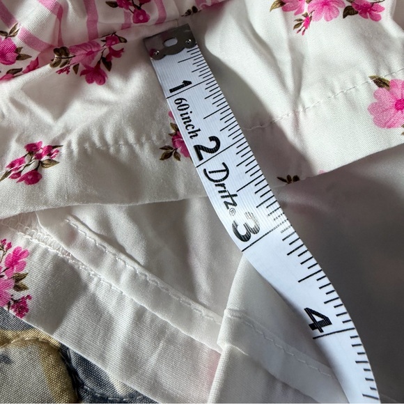 Peach Love California Striped Bouquet Pink Floral Shorts, Large - Picture 12 of 12